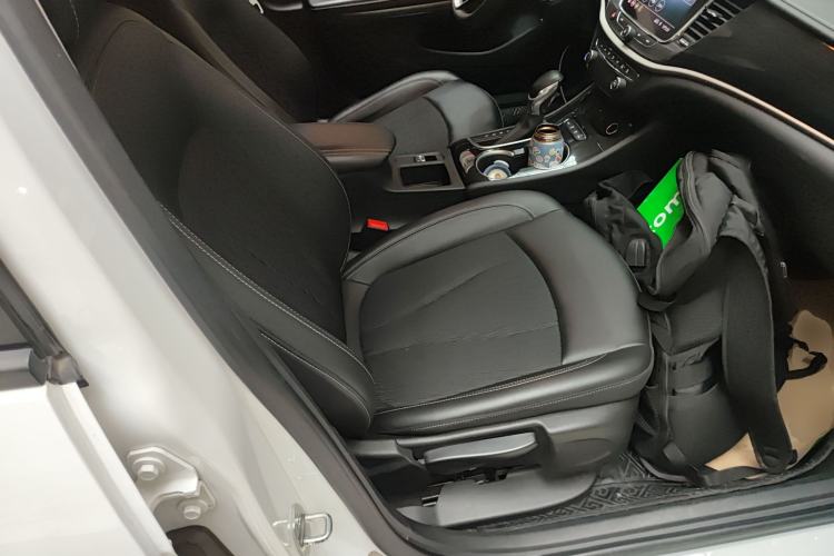 Used Buick Verano 2020 20T CVT Leading Edition Right Front Seat