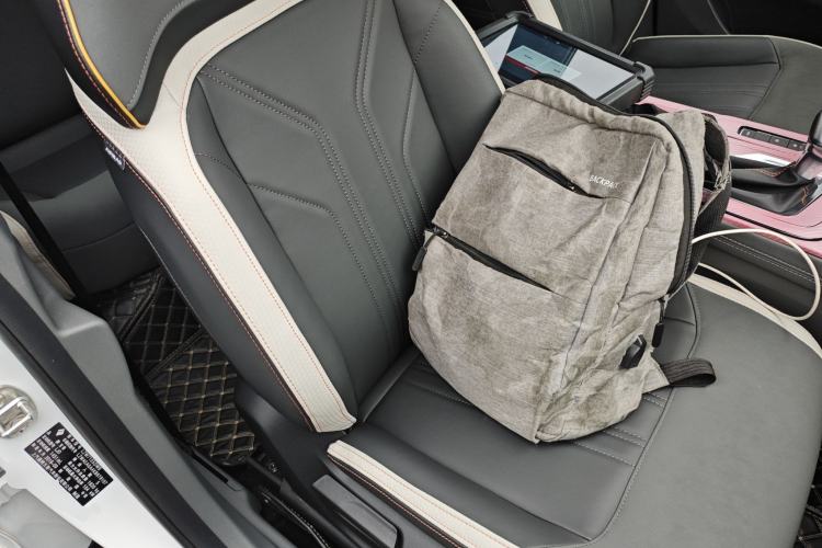 Used Baojun RC-6 2019 1.5T CVT 24-Hour Online Prestige Edition Right Front Seat