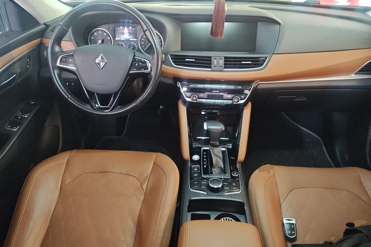 Used BORGWARD BX7 2016 28T Four-Wheel Drive Flagship Version 5 Seats Center Console