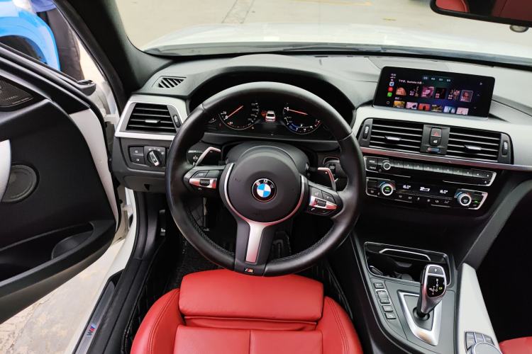 Used BMW 3 Series 2019 320i M Sport Night Edition Steering Wheel