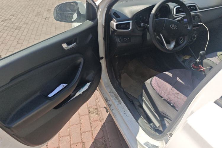 Used Hyundai Verna (older generation) 2017 1.4L Manual Refreshed Version China VI Standard Driver Seat