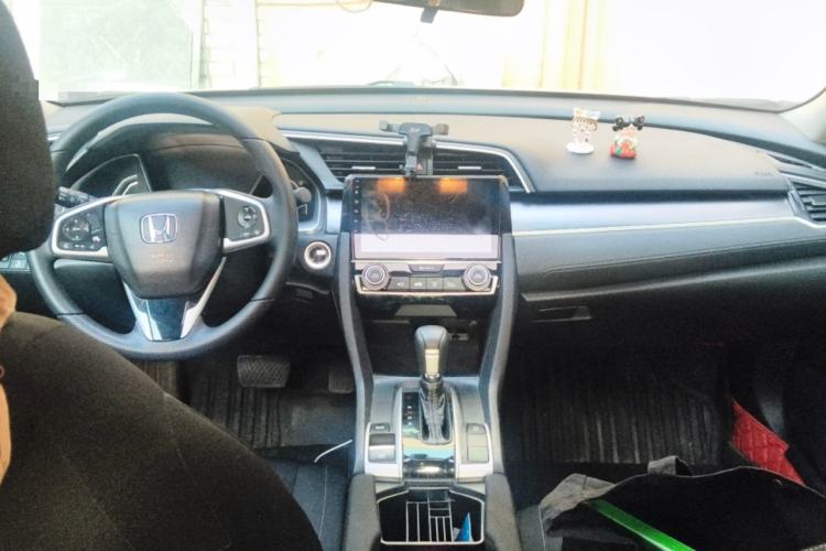 Used Honda Civic 2016 220TURBO CVT Luxury Edition Center Console