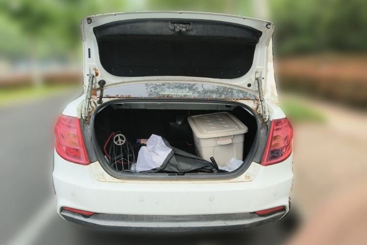 Used Bestune B50 2013 1.6L manual luxury version Trunk