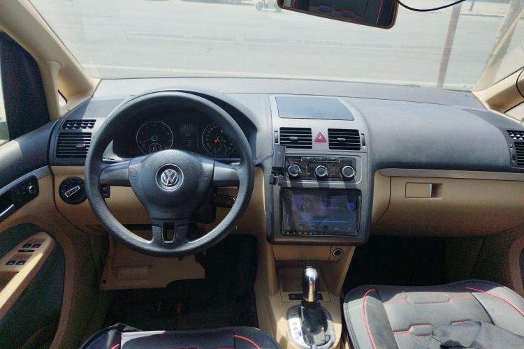 Used Volkswagen Touran 2011 1.4T DSG Zhiya Edition 5 Seats

