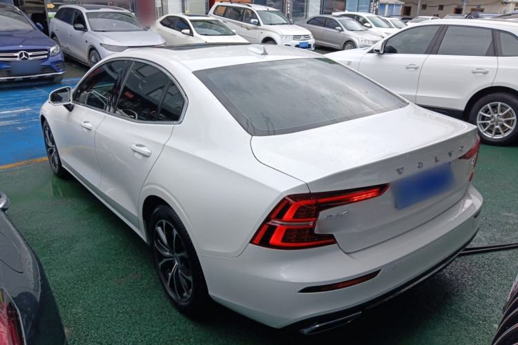 Used Volvo S60 2021 T4 Zhiyi Luxury Edition Rear Left 45 Deg