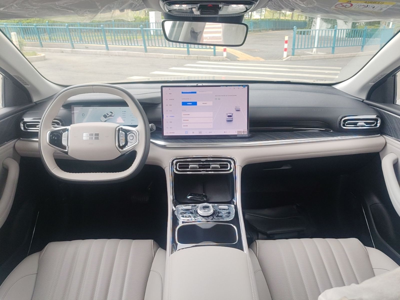 Geely Galaxy Stellar 6 2026 Model 125km Exploration+ Edition — снимка 12