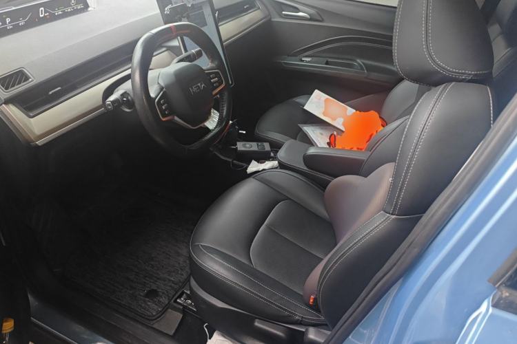 Used NETA V 2021 Long-Range Entertainment Edition Left Front Seat