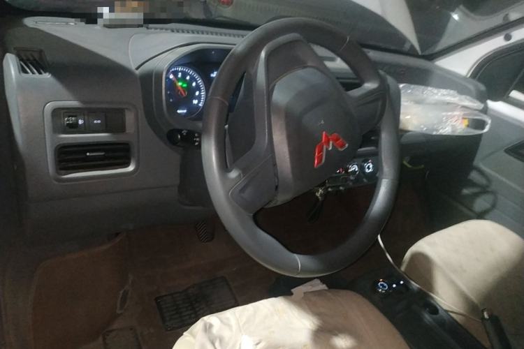 Used Wuling Yangguang 2024 300km Range Practical Window-Sealed Version 60kW
