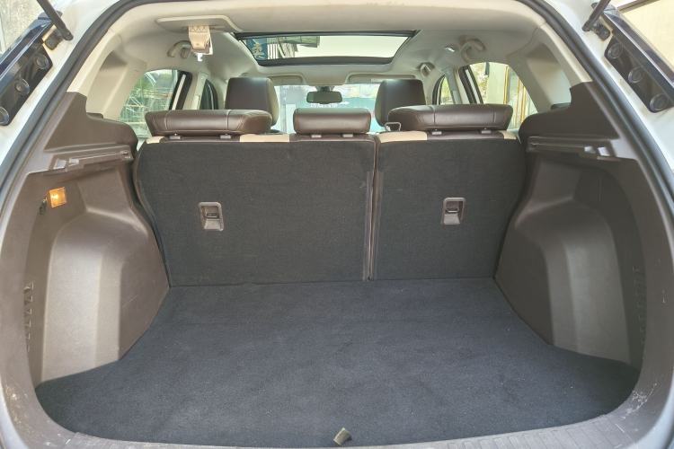 Used JMC Yusheng S330 2016 1.5L GTDi Automatic Two-Wheel Drive Flagship Edition Interior 12