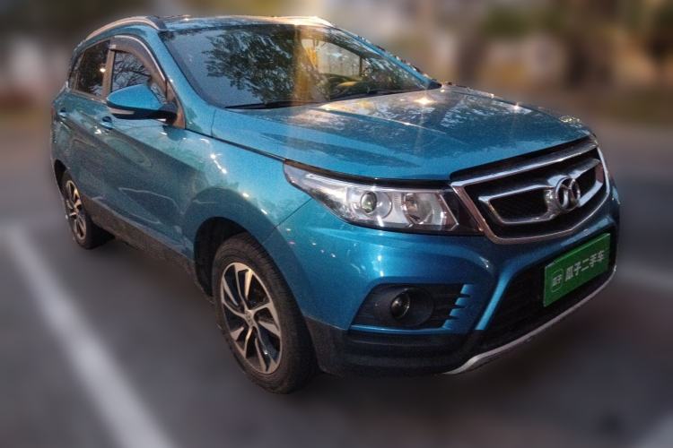 Used BAIC Senova X55 2016 1.5T CVT Elite Edition Front Right 45 Deg