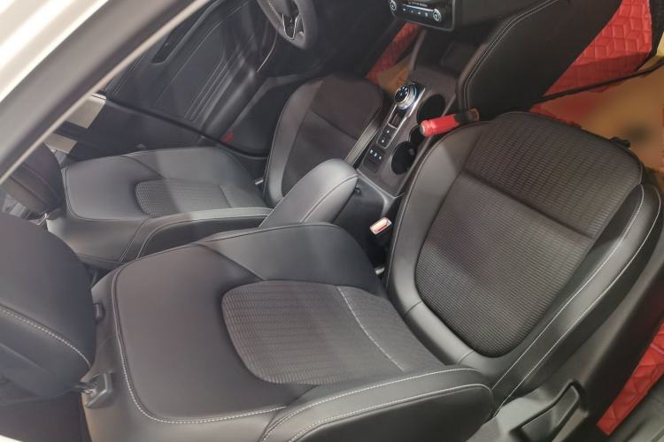 Used Ford Focus 2021 Hatchback EcoBoost 180 Automatic Titanium Edition Right Front Seat