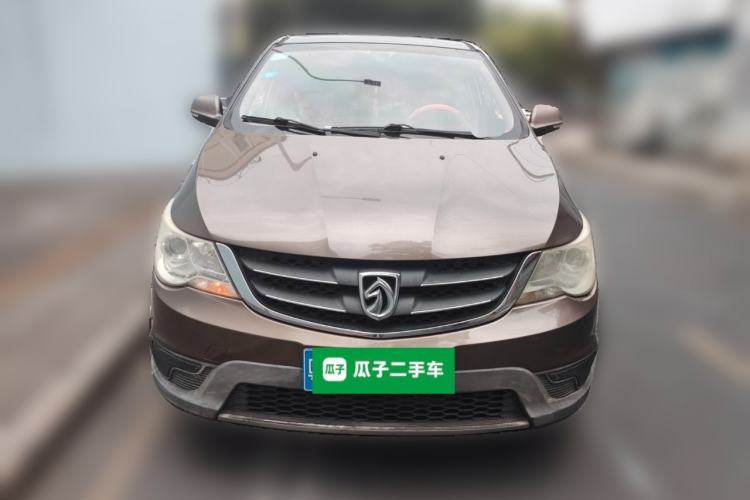 Used Baojun 730 2014 1.5L manual standard trim 7 seats
