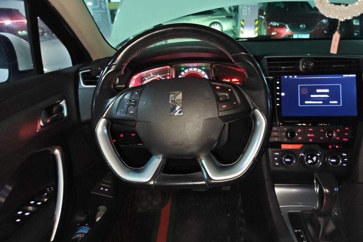 Used DS 5LS 2014 1.6T Luxury Edition THP160 Steering Wheel