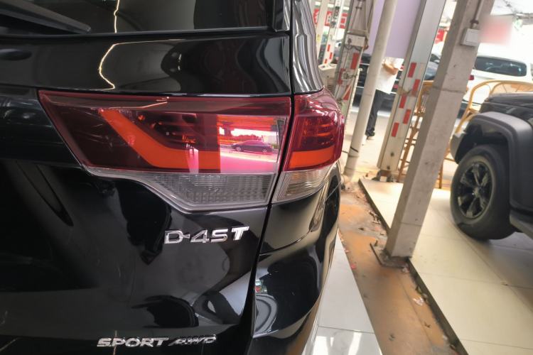 Used Toyota Highlander 2018 2.0T Four-Wheel Drive Knight Edition 7 Seats China VI Standard Right Rear Taillight