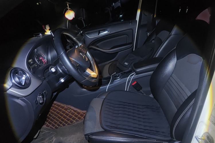 Used Mercedes-Benz B-Class 2015 B 200 Sport Edition Left Front Seat