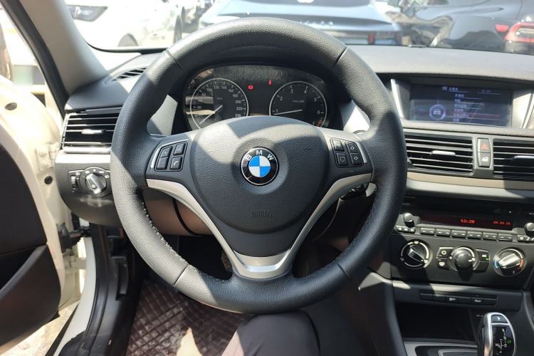 Used BMW X1 2014 sDrive18i Fashion Model Steering Wheel