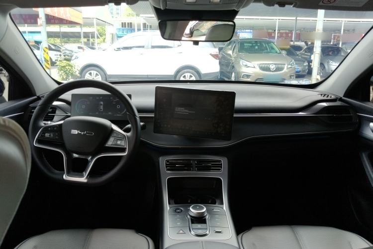 Used BYD Destroyer 05 2024 HONOR Edition DM-i 120KM Flagship Model Center Console