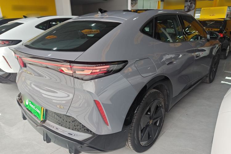 Used Volkswagen ID.UNYX 2024 Revised Pro Long-Range Version Rear Right 45 Deg