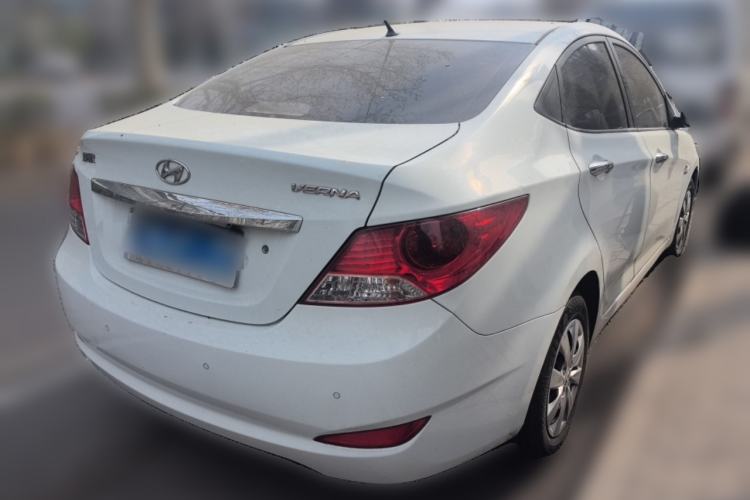Used Hyundai Verna (older generation) 2010 Sedan 1.4L Manual Comfort GS Rear Right 45 Deg