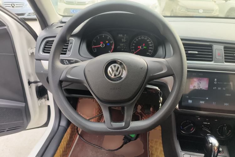 Used Volkswagen Lavida 2017 1.6L Automatic Fashion Edition Steering Wheel