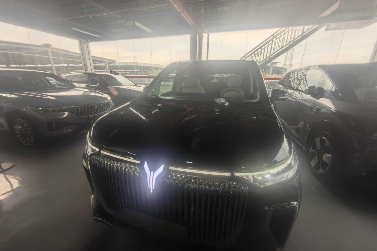 Used VOYAH Dream 2025 PHEV Four-Wheel-Drive Flagship Kunpeng Edition Front