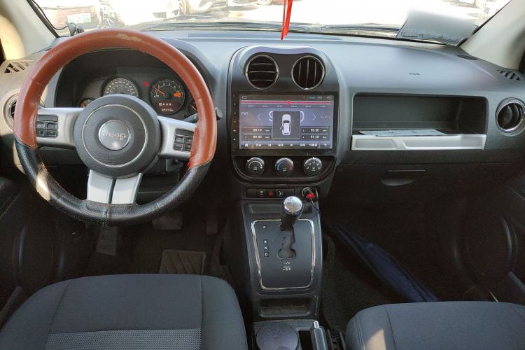 Used Jeep Compass 2015 2.0L two-wheel drive sport version