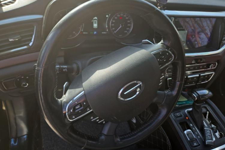 Used GAC Trumpchi GS8 2017 320T Two-Wheel Drive Luxury Smart Connectivity Version (7 Seats)