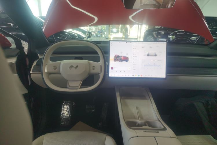 Used ONVO L60 2024 60 kWh All-Wheel Drive Steering Wheel