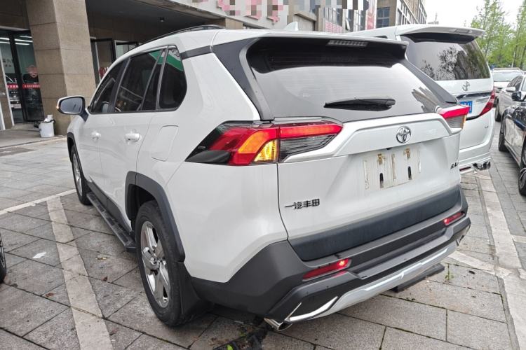 Used Toyota RAV4 2022 2.0L CVT Two-Wheel Drive Fashion Edition Rear Left 45 Deg