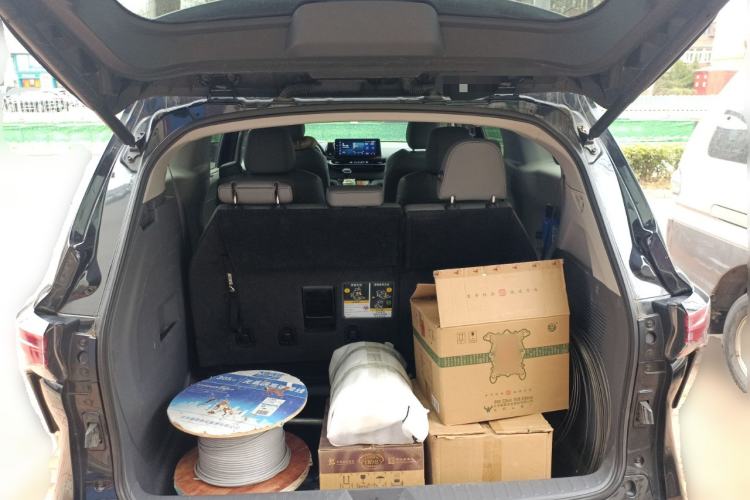 Used Toyota Granvia 2023 2.5L Hybrid Prestige PLUS Edition Trunk