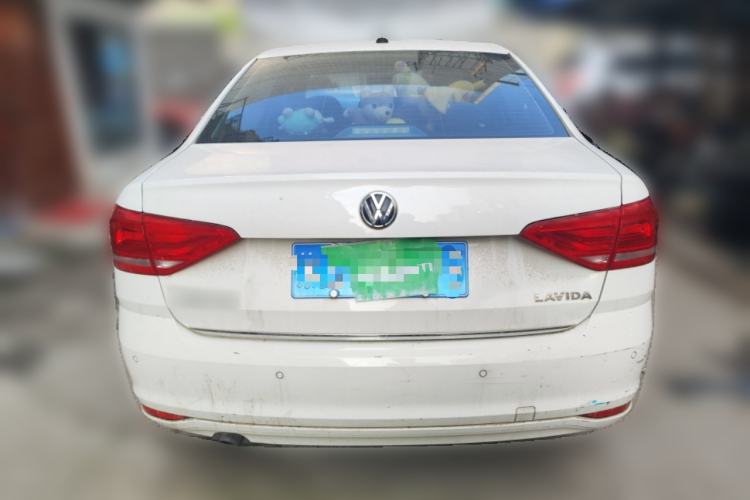 Used Volkswagen Lavida 2015 1.6L Automatic Comfort Edition
