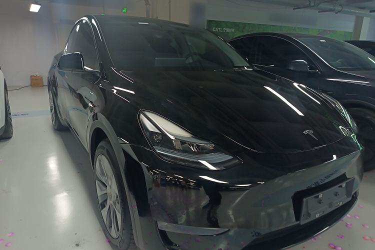 Used Tesla Model Y 2022 Long-Range All-Wheel-Drive Version