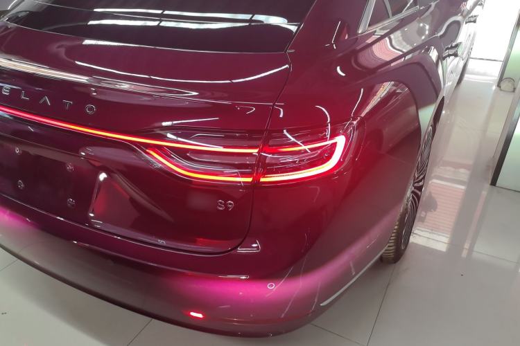 Used Hima Stelato S9 2024 All-Electric Ultra Four-Wheel-Drive Flagship Edition Right Rear Taillight