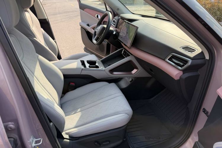 Used BYD Yuan UP 2025 Intelligent Driving Version 401 km Beyond-Range Edition
