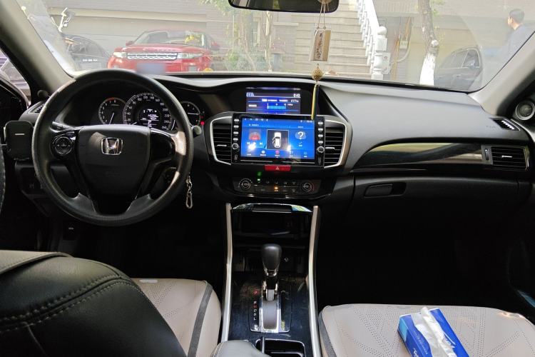 Used Honda Accord 2016 2.0L Elite Edition Center Console