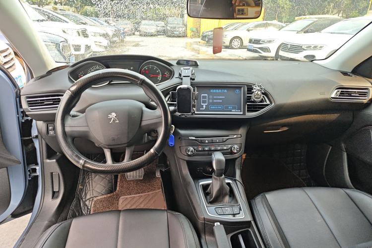 Used Peugeot 308S 2015 1.2T Automatic Shangchi Edition Center Console