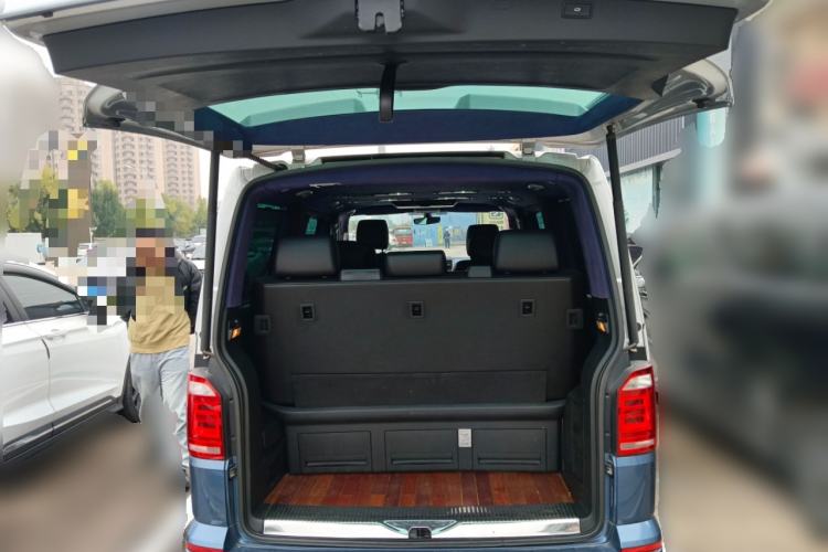 Used Volkswagen Multivan 2016 2.0 TSI Two-Wheel-Drive 66th Anniversary Edition
