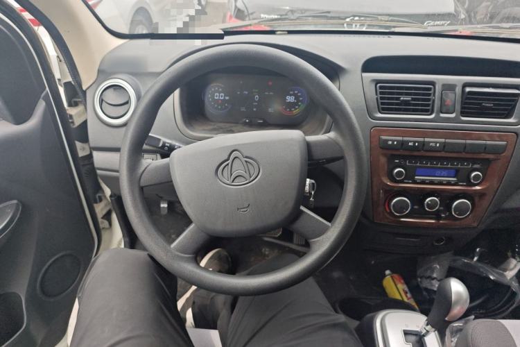 Used CHANGAN KAICHENG Ruixing EM60 2021 Pure Electric Van Transporter 60kW Steering Wheel