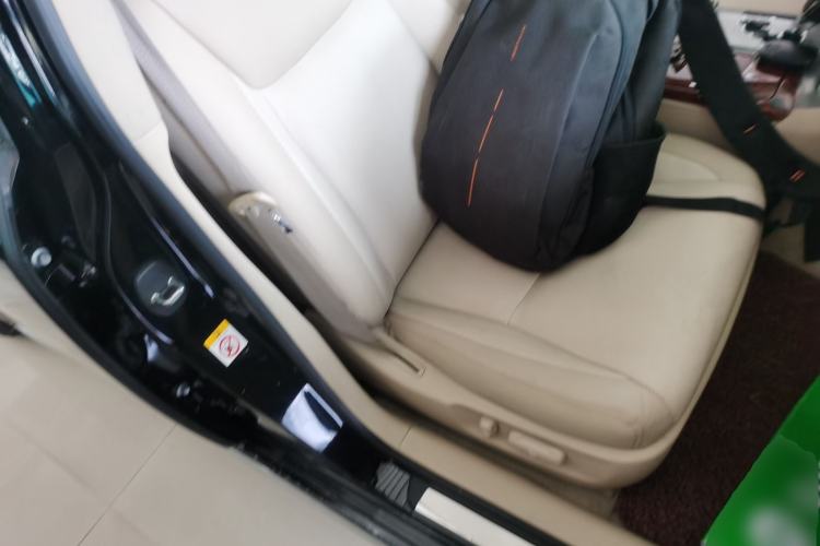 Used Toyota Crown 2012 2.5L Royal Leather Edition