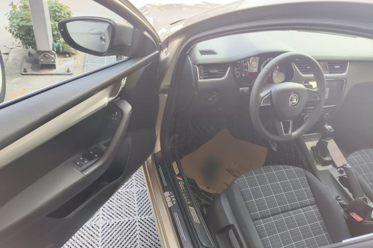 Used Skoda Octavia 2019 1.5L Automatic SmartDrive Comfort Edition China VI Standard
