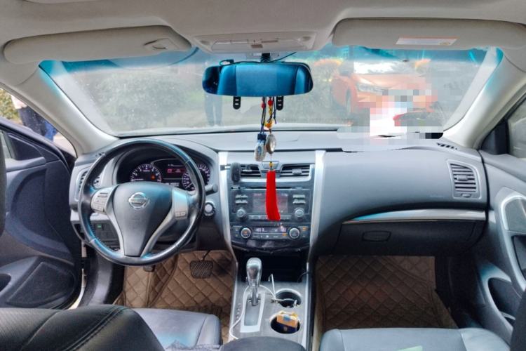 Used Nissan Teana 2013 2.0L XL Comfort Edition Center Console