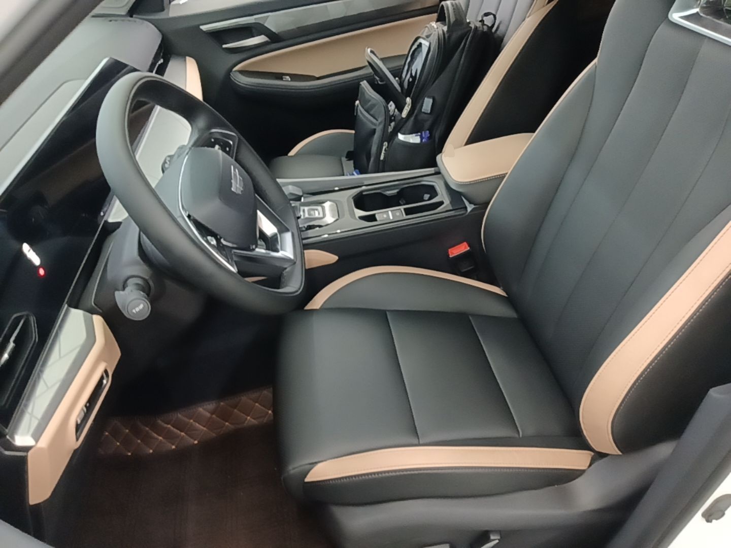 Geely Auto Haoyue PRO 2024 1.5T DCT Zongheng+ — снимка 17