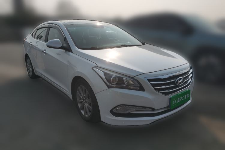 Used Hyundai Mistra 2014 1.8L Automatic Smart GLS Front Right 45 Deg