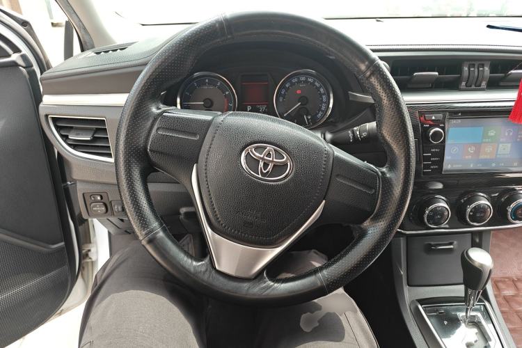 Used Toyota Corolla 2014 1.6L CVT GL-i Steering Wheel