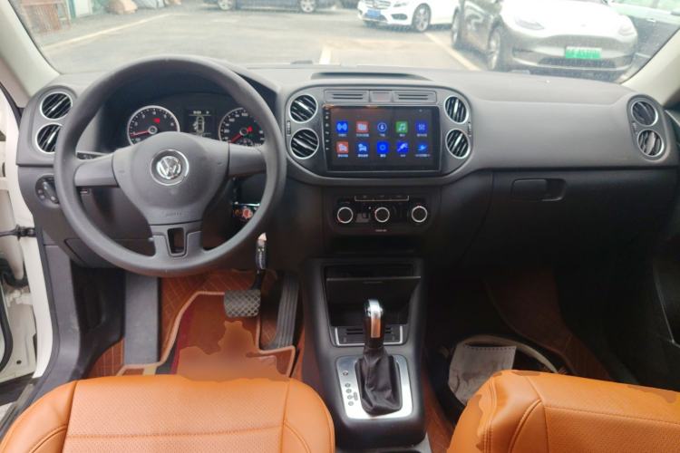 Used Volkswagen Tiguan 2017 300TSI Automatic Two-Wheel Drive Silk Road Luxury Edition Center Console