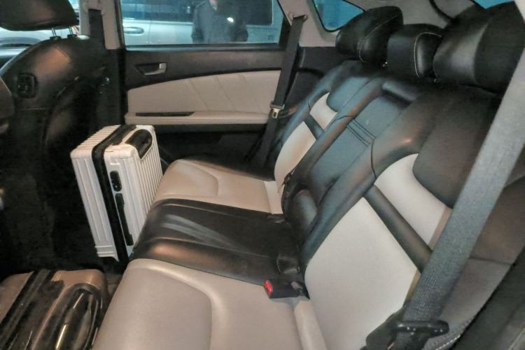 Used Luxgen U6 SUV 2014 1.8T Fashion Edition Left Rear Seat