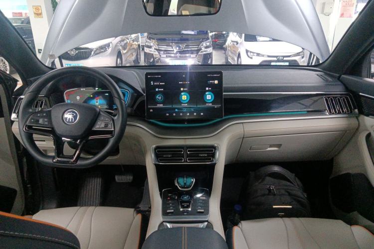 Used BYD Song PLUS New Energy 2021 DM-i 110KM Flagship Model Center Console