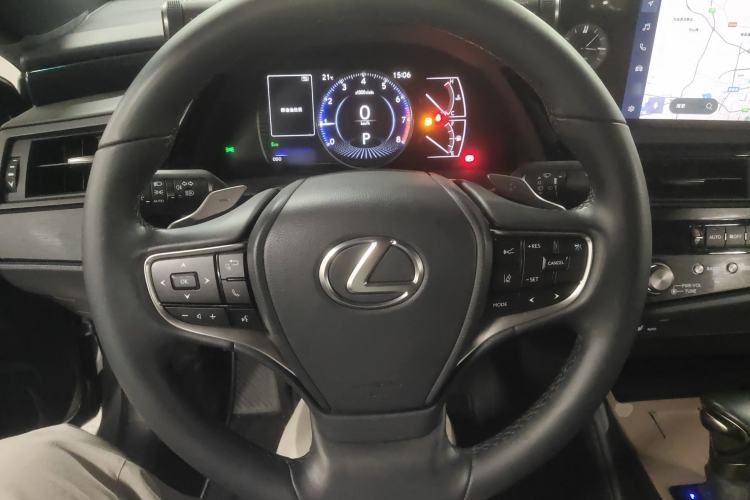 Used Lexus ES 2023 200 Excellence Edition
