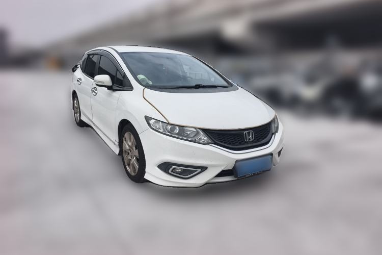 Used Honda Jade 2013 1.8L automatic Comfort version 5 seats Front Right 45 Deg