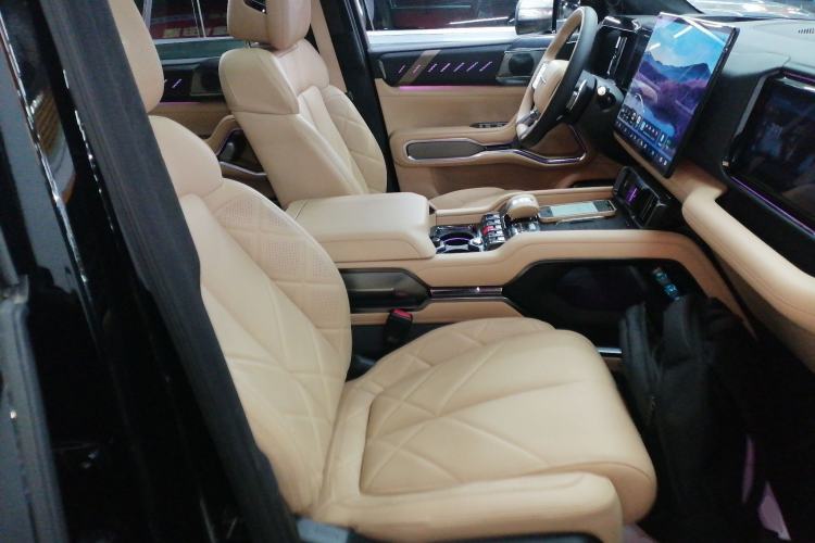 Used Formula Leopard Leopard 8 2025 Smart & Brave Flagship Edition 7 Seats